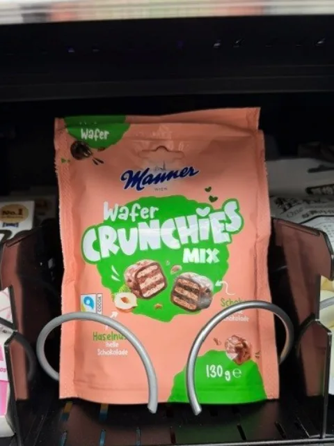 Manner Wafer Crunchies Mix mit Haselnuss und Schokolade im HyperMat Snackautomaten