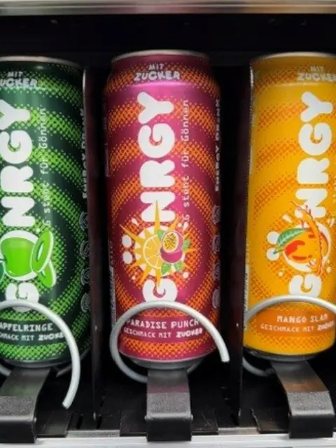 GÖNRGY Energy Drinks in verschiedenen Geschmacksrichtungen im HyperMat Snackautomaten